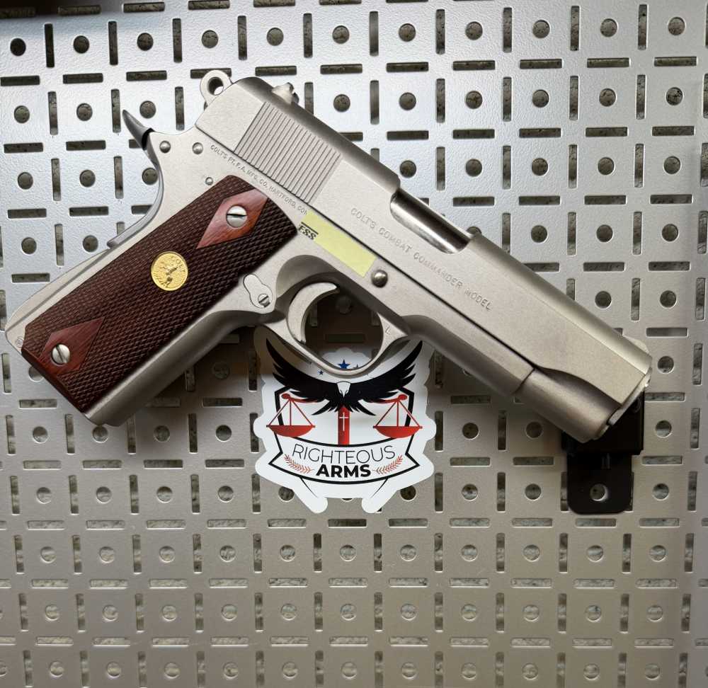 Excellent satin Nickle finish COLT Combat Commander -img-1