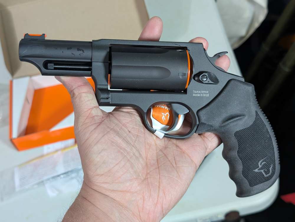 Taurus Judge .45 LC / .410-img-4