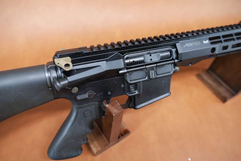 Bushmaster XM15-E2S - 5.56mm NATO - 18" Barrel - .01/NR-img-5