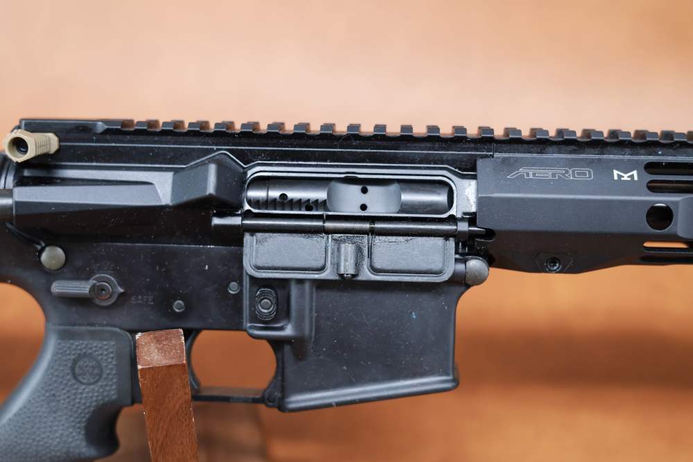 Bushmaster XM15-E2S - 5.56mm NATO - 18" Barrel - .01/NR-img-3
