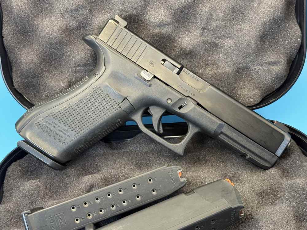 Glock 17 Gen 5 9mm Police Trade-in G17 Ameriglo Night Sights-img-1