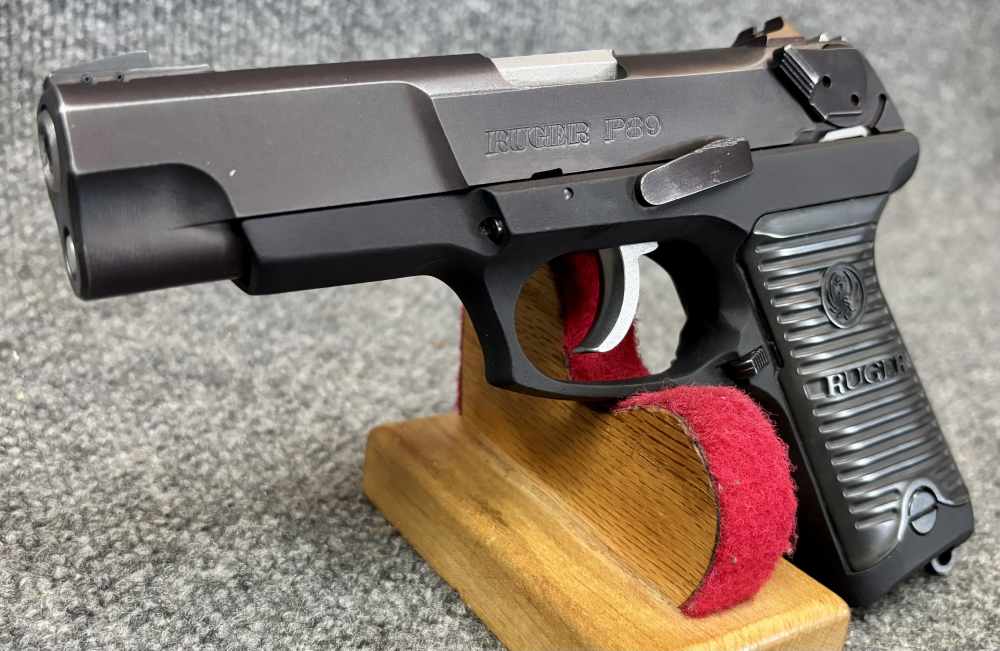 Ruger P89 vintage Ruger 9mm pistol with 1 mag and case-img-6