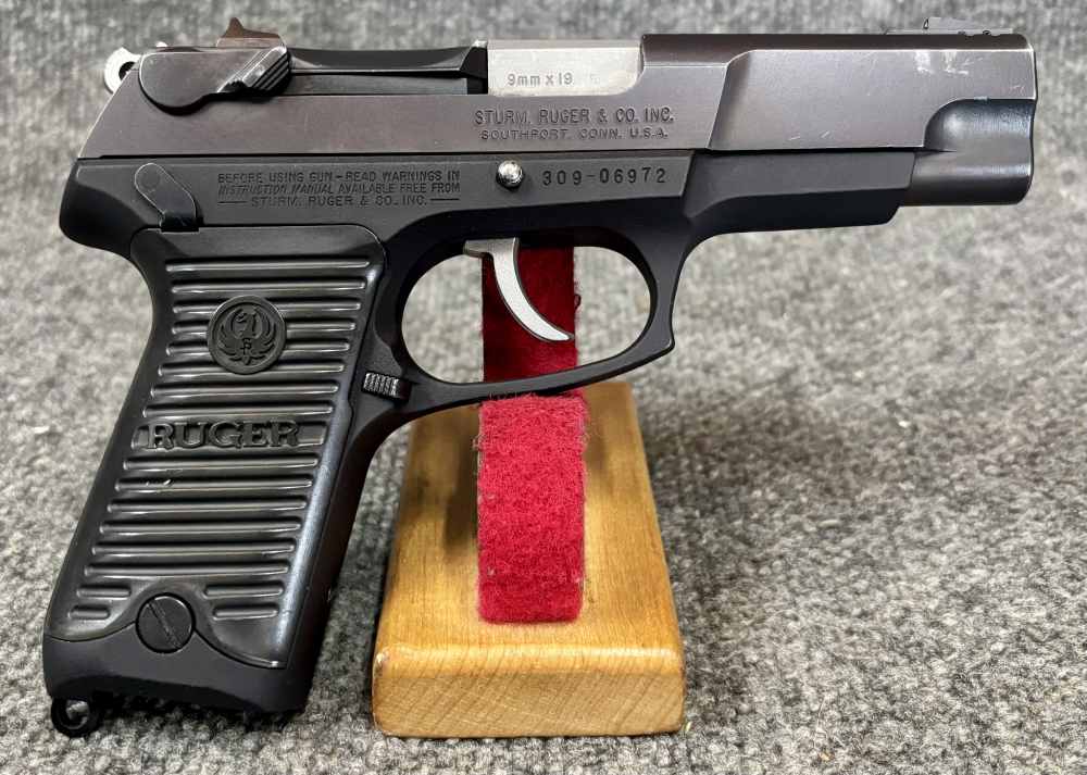Ruger P89 vintage Ruger 9mm pistol with 1 mag and case-img-1