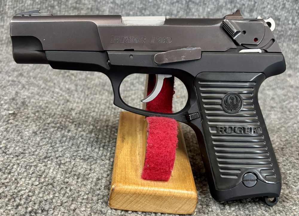 Ruger P89 vintage Ruger 9mm pistol with 1 mag and case-img-4