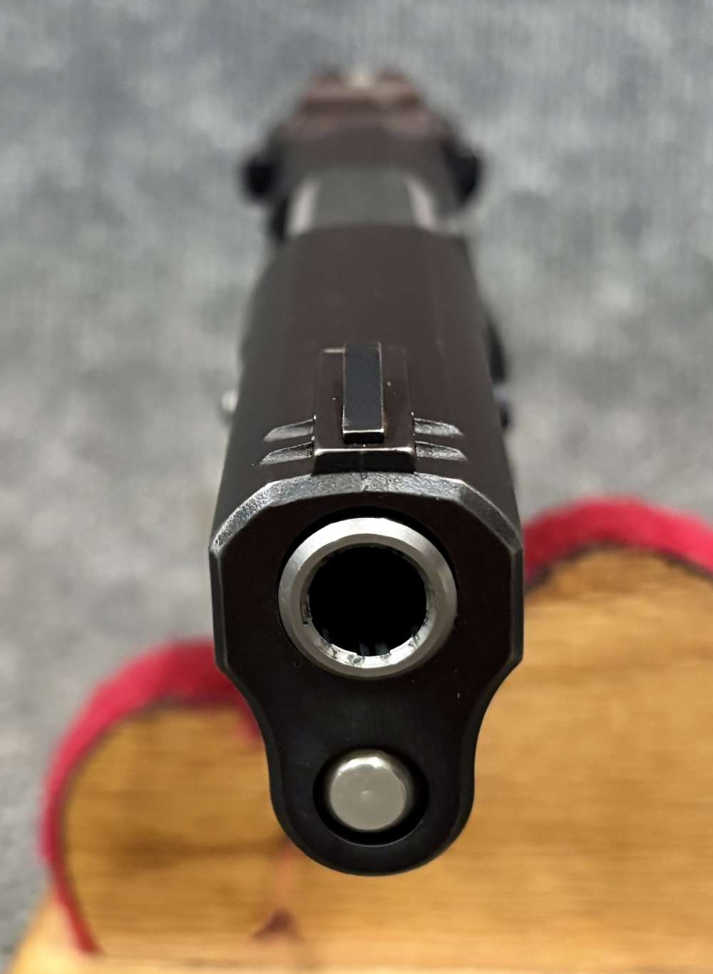 Ruger P89 vintage Ruger 9mm pistol with 1 mag and case-img-8