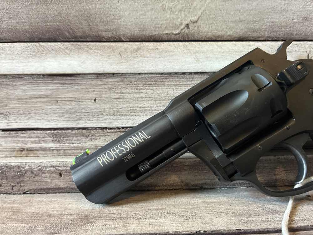 NIB CHARTER ARMS THE PROFESSIONAL 32 H&R MAG 3" BLACK/WALNUT IN STOCK -img-7