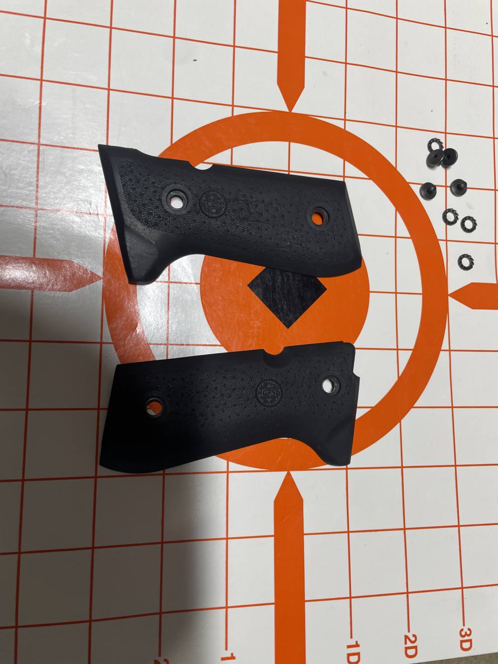 Beretta. 92/96 grips  w/ hex head screws new Lo$-img-0