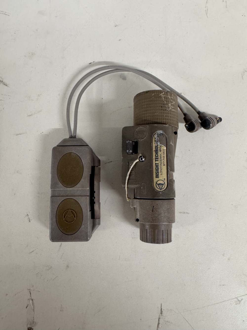Insight M3X Tactical Illuminator With Switch FDE (SU-233/PVS) CLONE GWOT-img-0