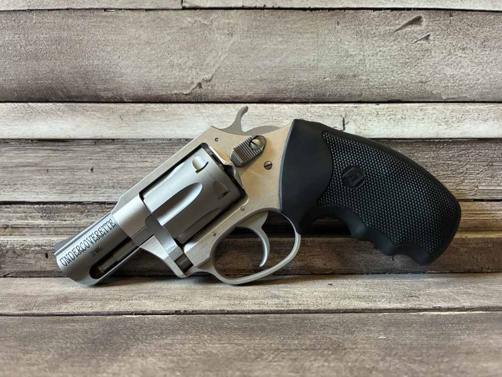 NIB Charter Arms Undercoverette 32 H&R Mag 6 Shot In Stock-img-5