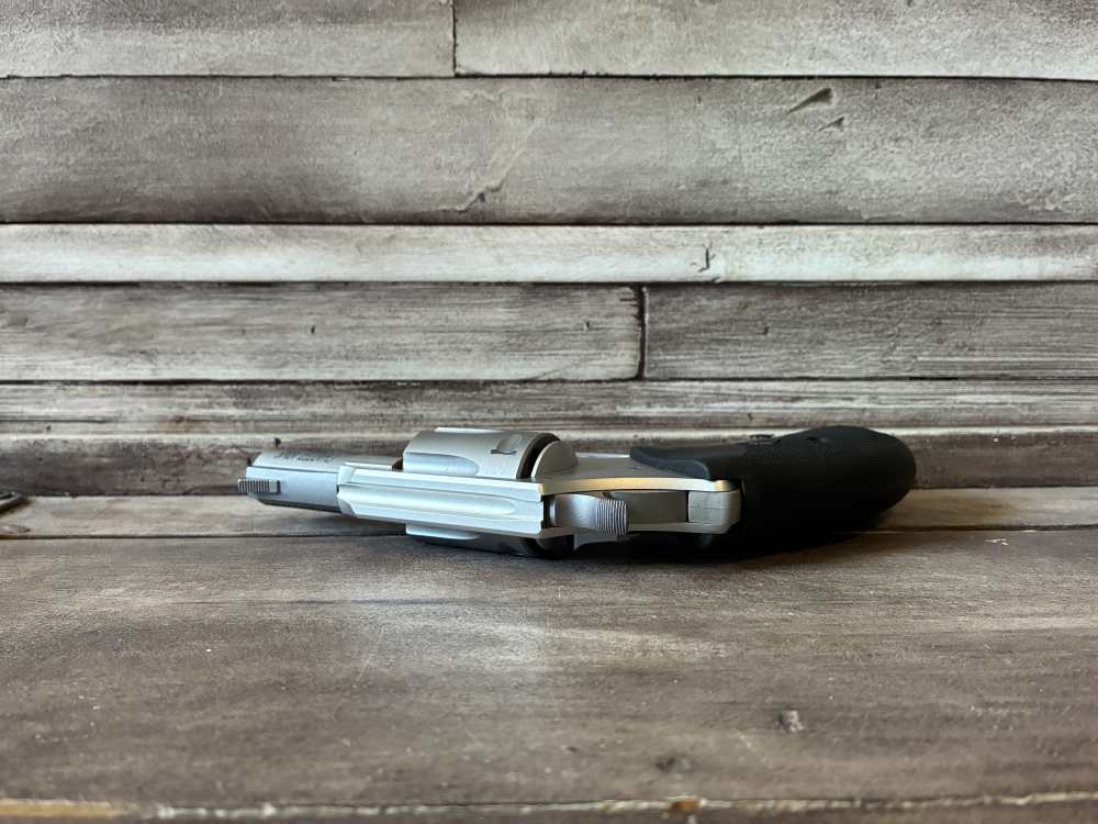 NIB Charter Arms Undercoverette 32 H&R Mag 6 Shot In Stock-img-8