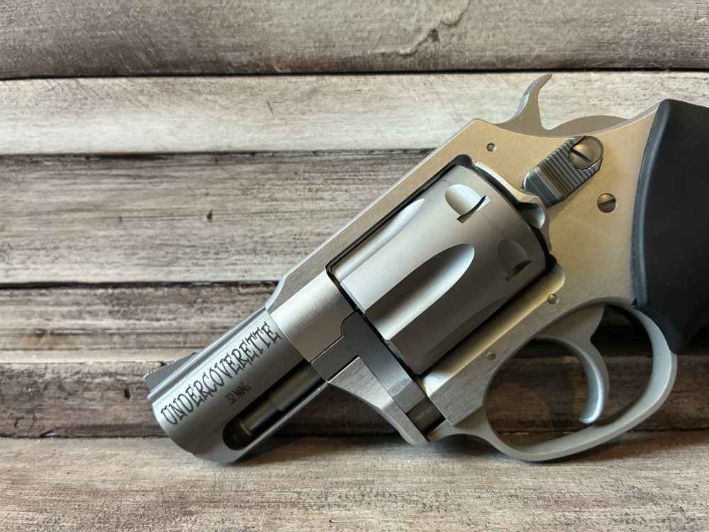 NIB Charter Arms Undercoverette 32 H&R Mag 6 Shot In Stock-img-7