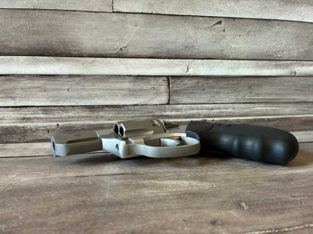 NIB Charter Arms Undercoverette 32 H&R Mag 6 Shot In Stock-img-9
