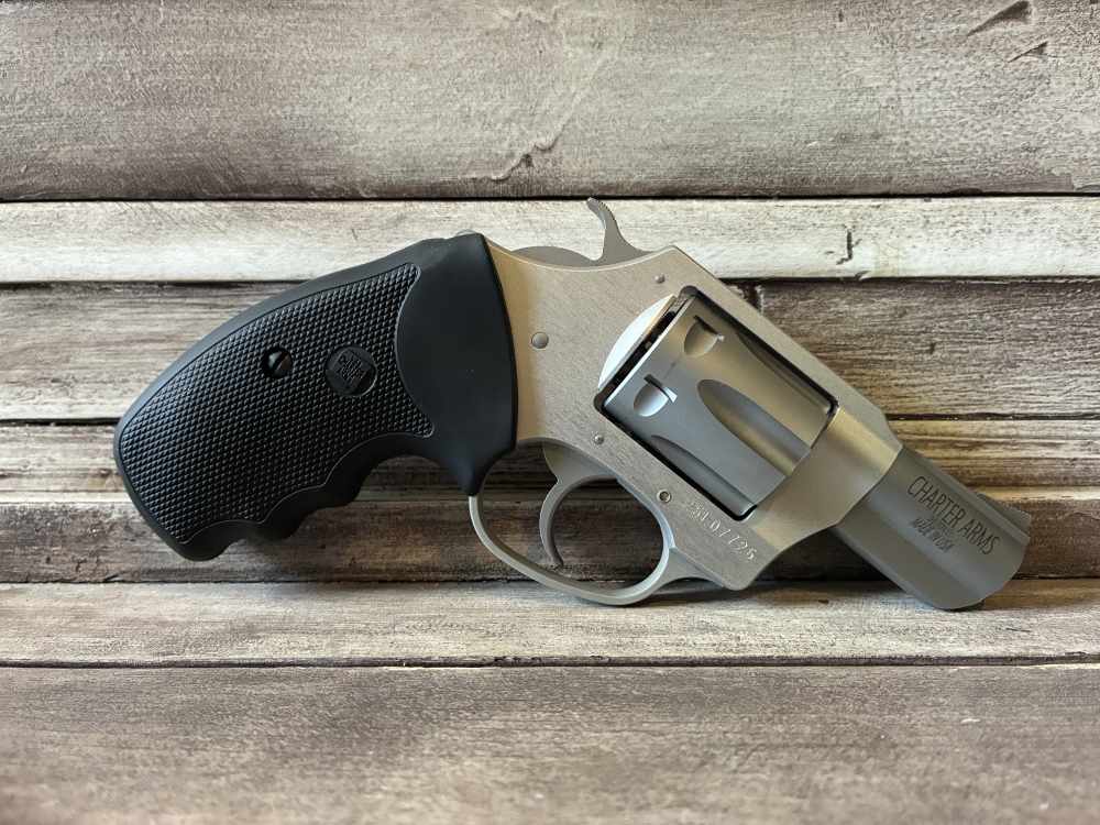 NIB Charter Arms Undercoverette 32 H&R Mag 6 Shot In Stock-img-2