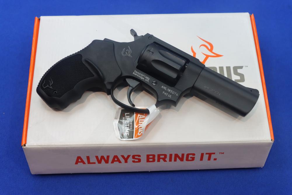 Taurus Model 942 Revolver 22LR Compact 3" 8RD 22 LR M SA DA NEW Matte Black-img-15