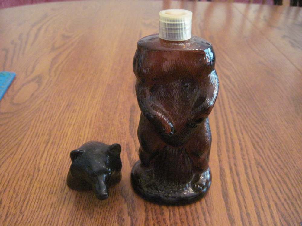 Avon Cologne Kodiak Bear collector’s bottle.-img-2
