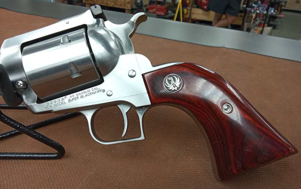 Ruger New Model Super Blackhawk .44 Magnum Revolver -img-1