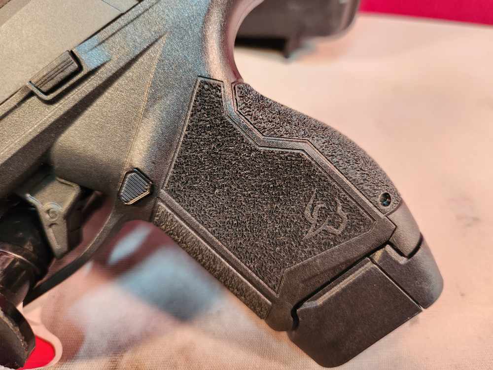TAURUS GX4 TORO 9MM NEW! PENNY AUCTION!-img-1