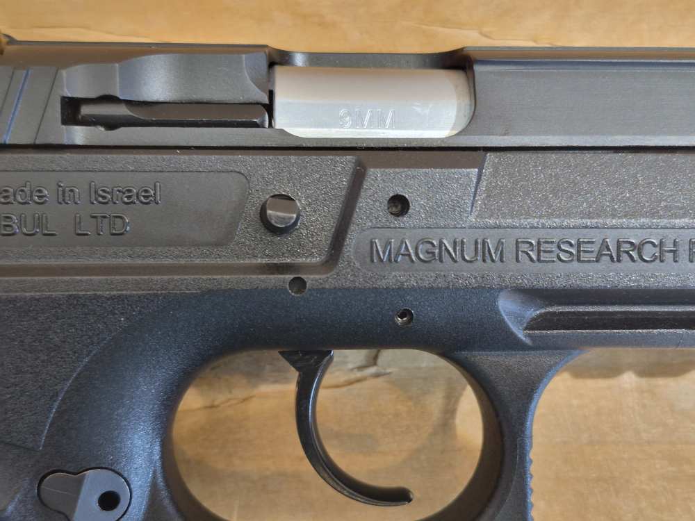 Magnum Research Baby Eagle III 9mm Full Size BE99153RL +2 Mags-img-6