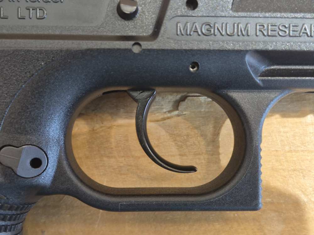 Magnum Research Baby Eagle III 9mm Full Size BE99153RL +2 Mags-img-8