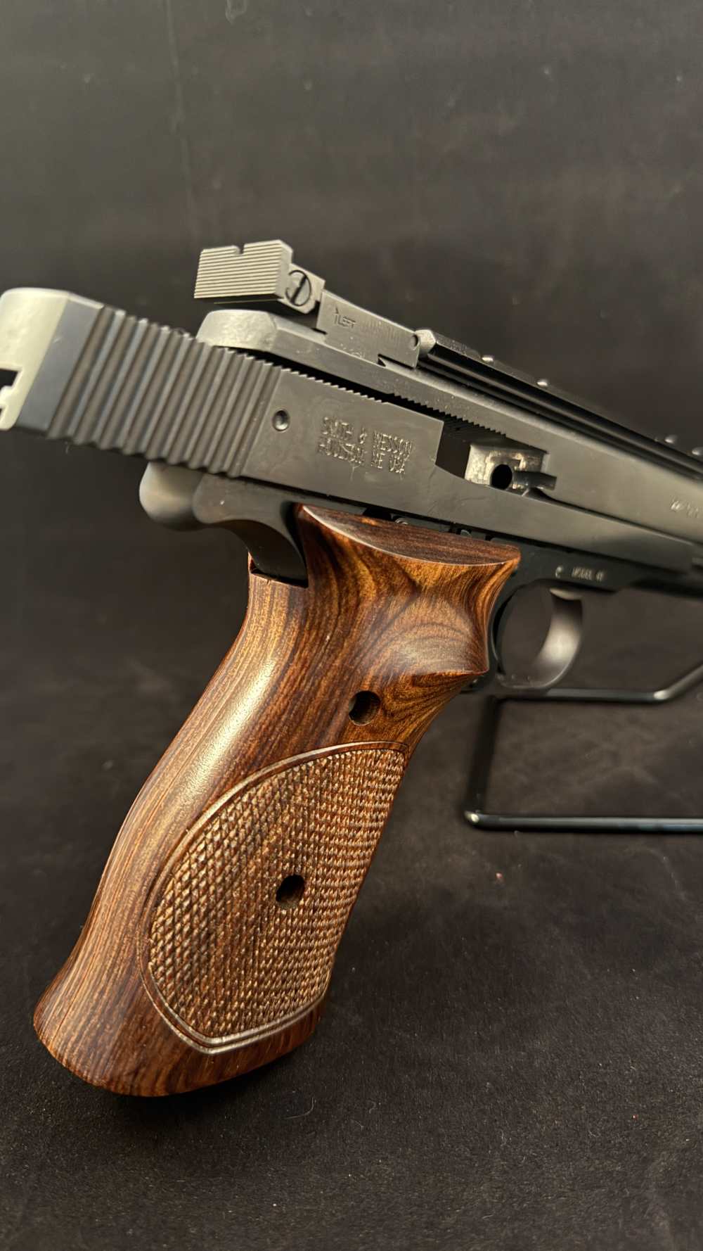 Smith & Wesson Model 41 .22 LR Target Pistol 5.5" Barrel Wood Grips-img-4