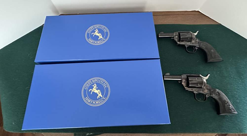 Colt SAA Sheriff model 44-40 3inch barrel Blue C/C Black powder frame-img-7