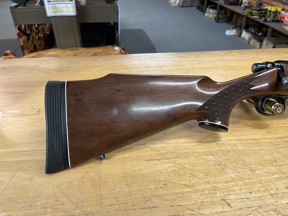 Remington 700 BDL 8mm Magnum-img-1