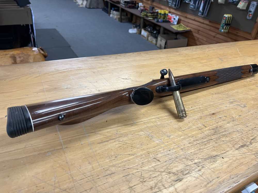 Remington 700 BDL 8mm Magnum-img-9