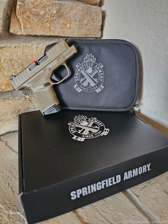 Springfield Hellcat 3" Micro Compact with Gear Up Range Bag and 3 Extra Mag-img-3