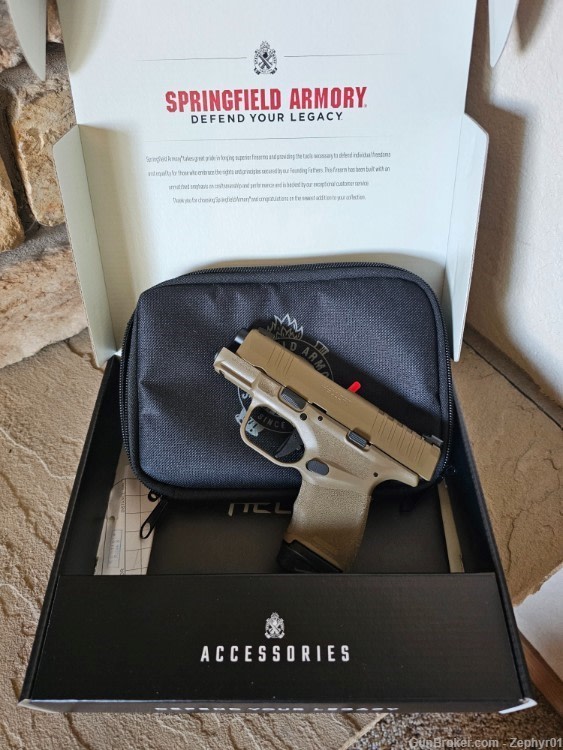 Springfield Hellcat 3" Micro Compact with Gear Up Range Bag and 3 Extra Mag-img-0