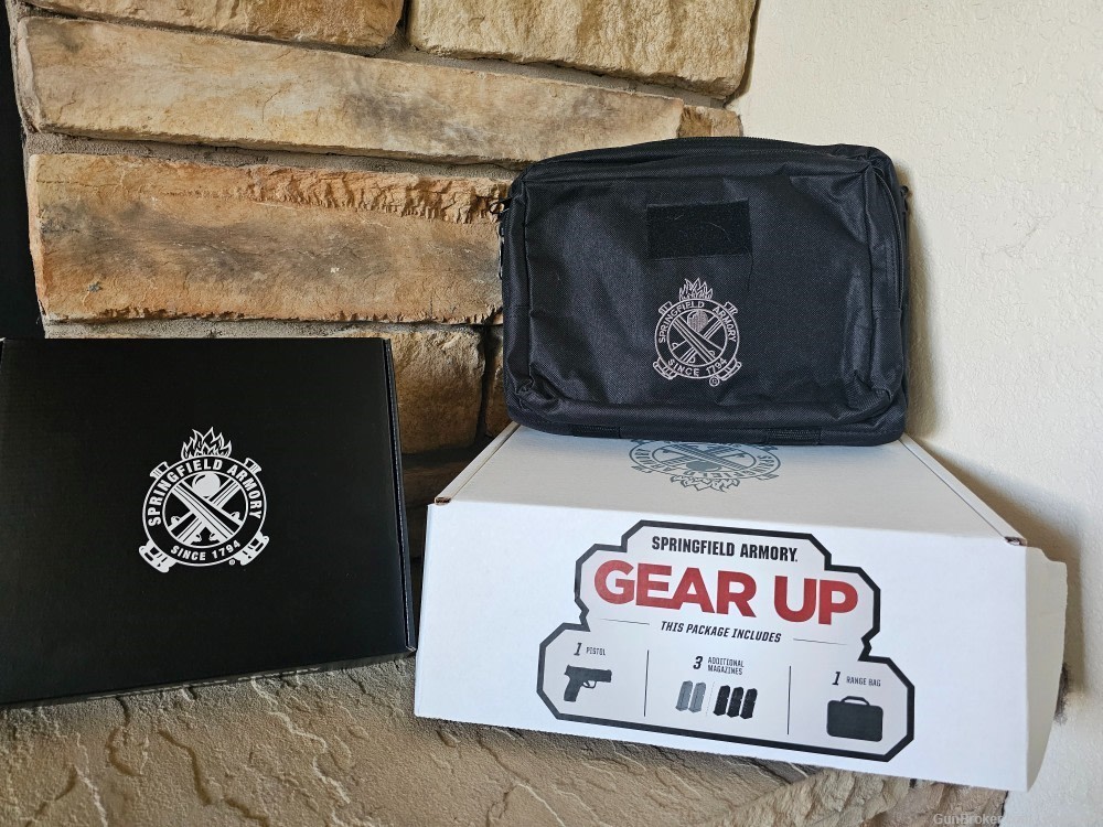 Springfield Hellcat 3" Micro Compact with Gear Up Range Bag and 3 Extra Mag-img-1