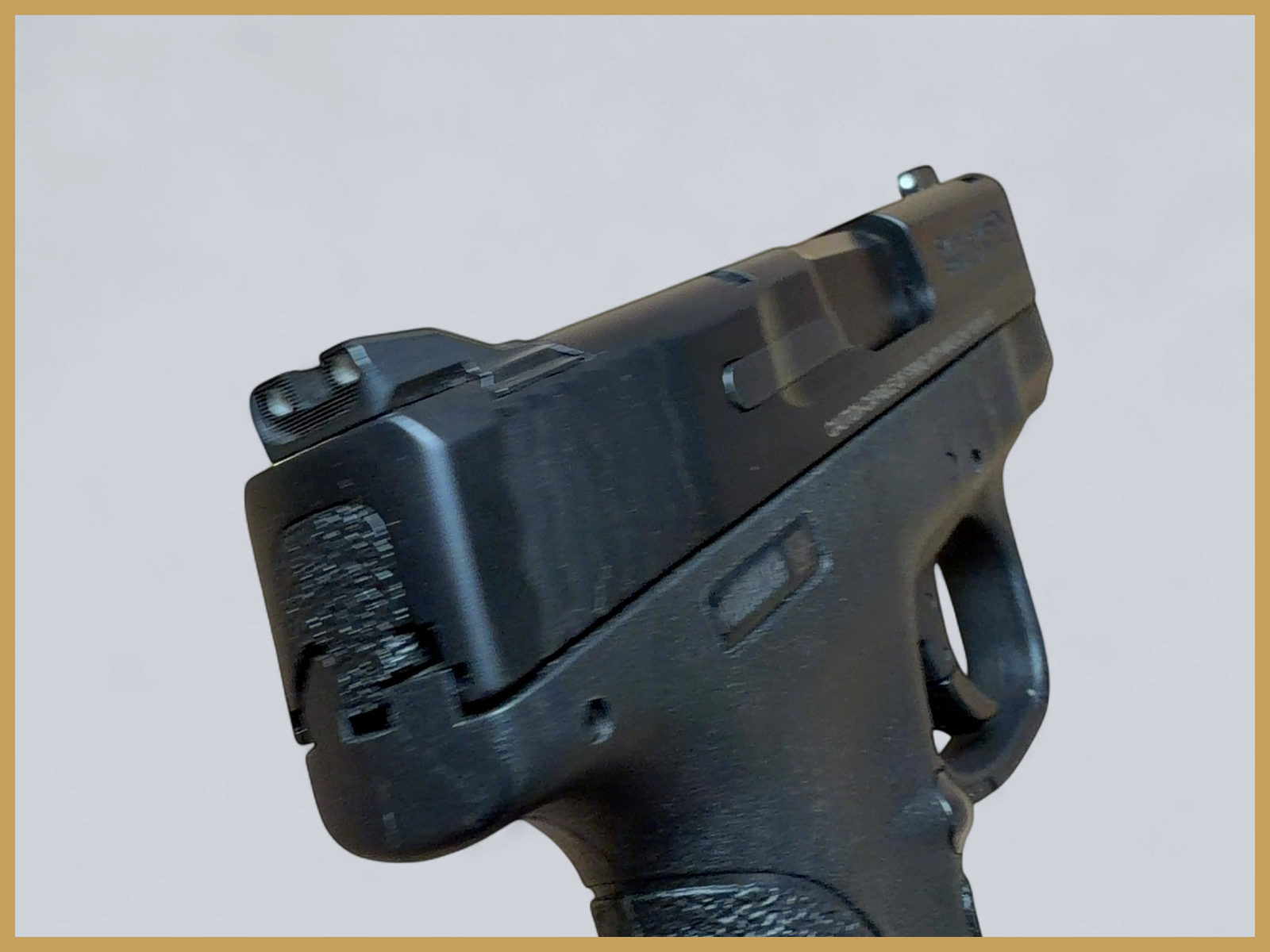 Smith & Wesson M&P9 Shield 9mm Luger Gen 1, No Thumb Safety-img-7