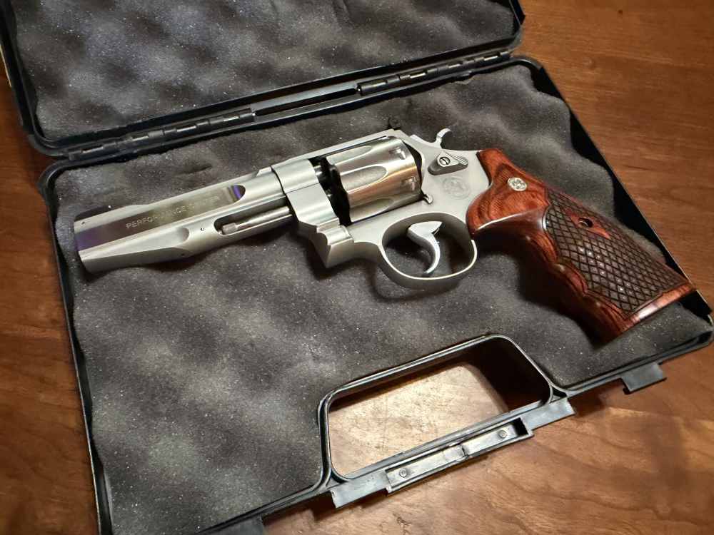 Smith & Wesson 627 PC Lew Horton 8 Time 8 Shot .357 Magnum 1 of 600-img-3