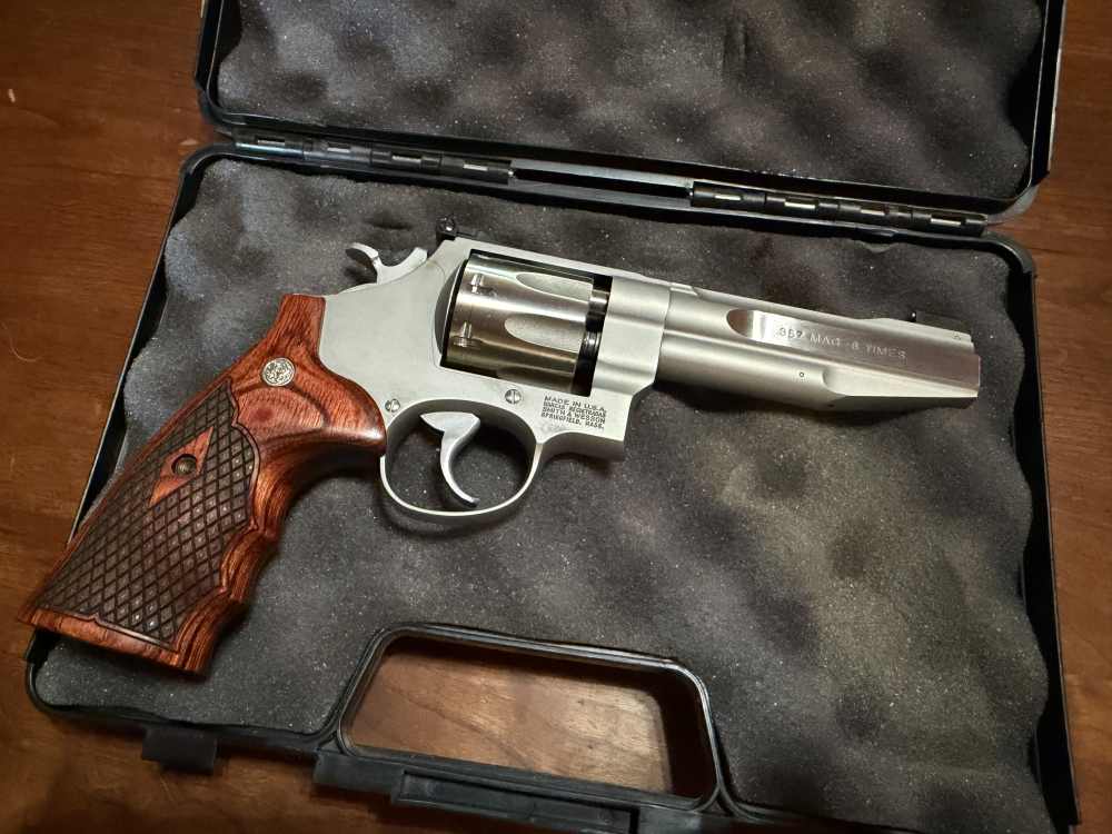 Smith & Wesson 627 PC Lew Horton 8 Time 8 Shot .357 Magnum 1 of 600-img-2