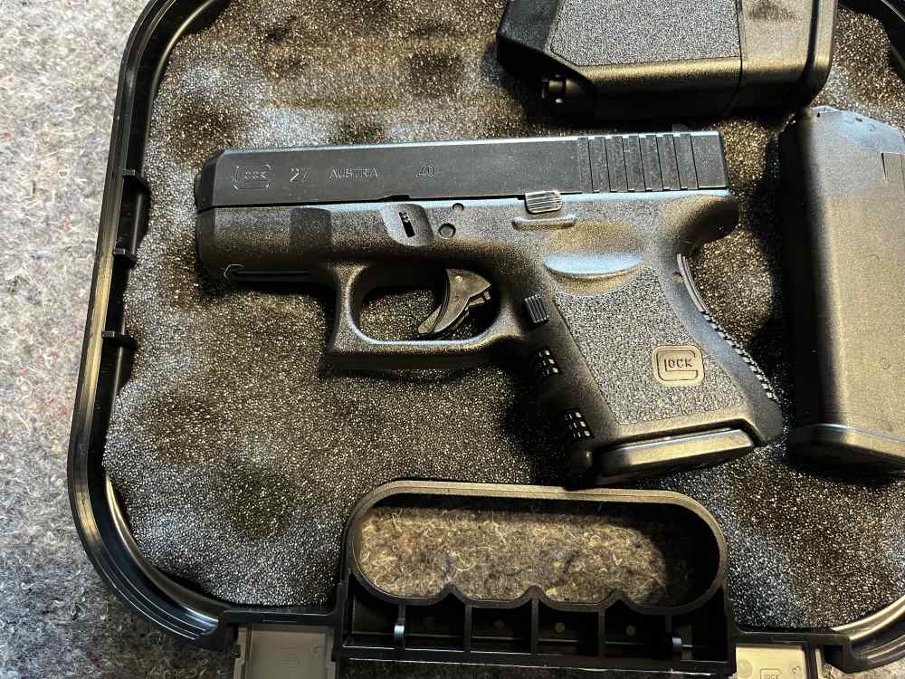 Glock 27 Gen 3 40 S&W with 2 mags in factory case, Excellent-img-1