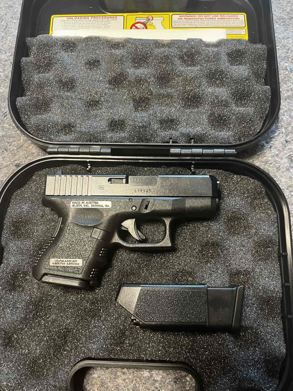 Glock 27 Gen 3 40 S&W with 2 mags in factory case, Excellent-img-0