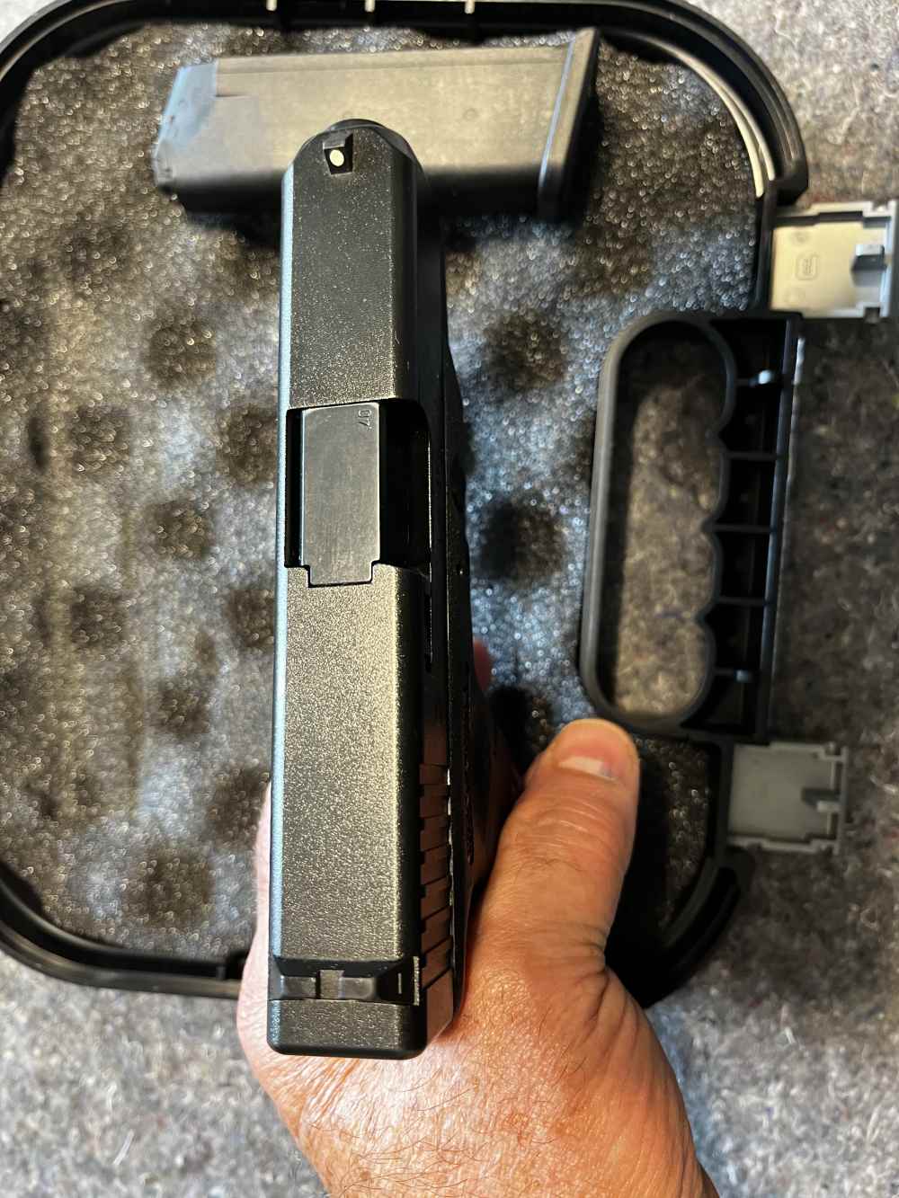 Glock 27 Gen 3 40 S&W with 2 mags in factory case, Excellent-img-6