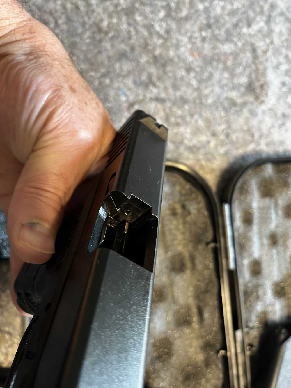 Glock 27 Gen 3 40 S&W with 2 mags in factory case, Excellent-img-4