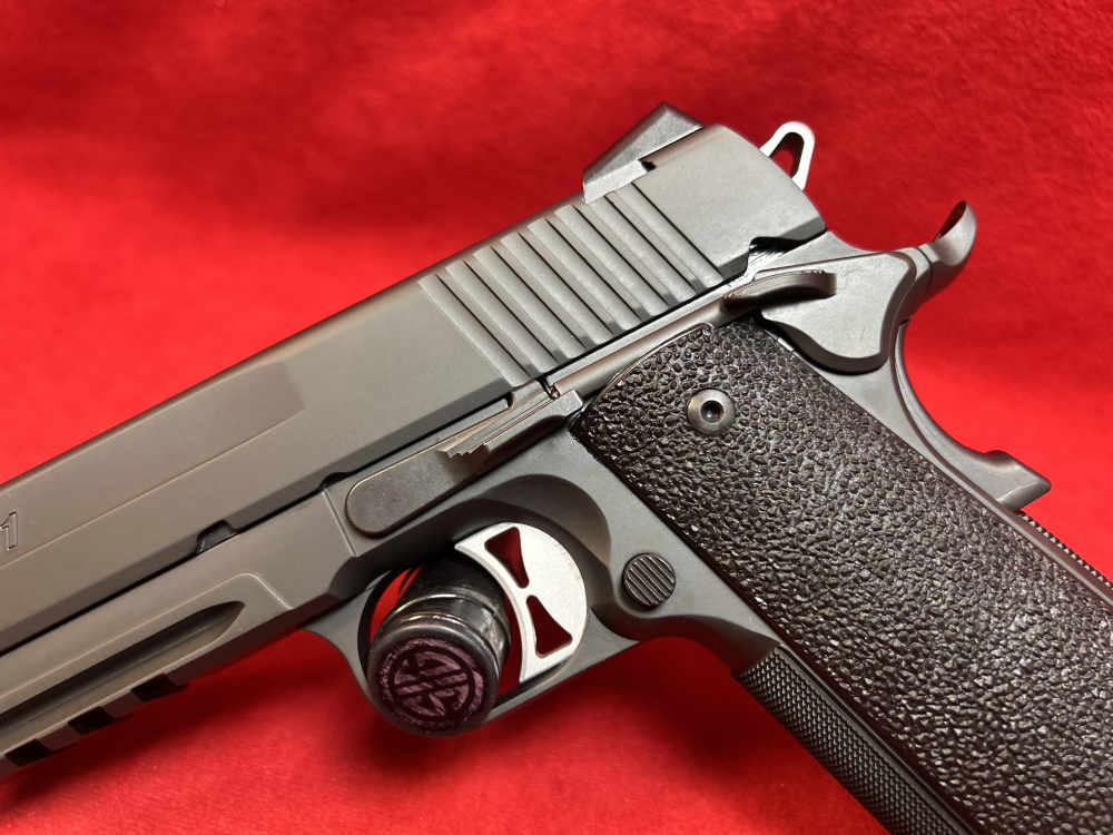 Sig Sauer 1911-R Tac-Ops, .45 ACP, 4 Mags, Rail, ANIB-img-9