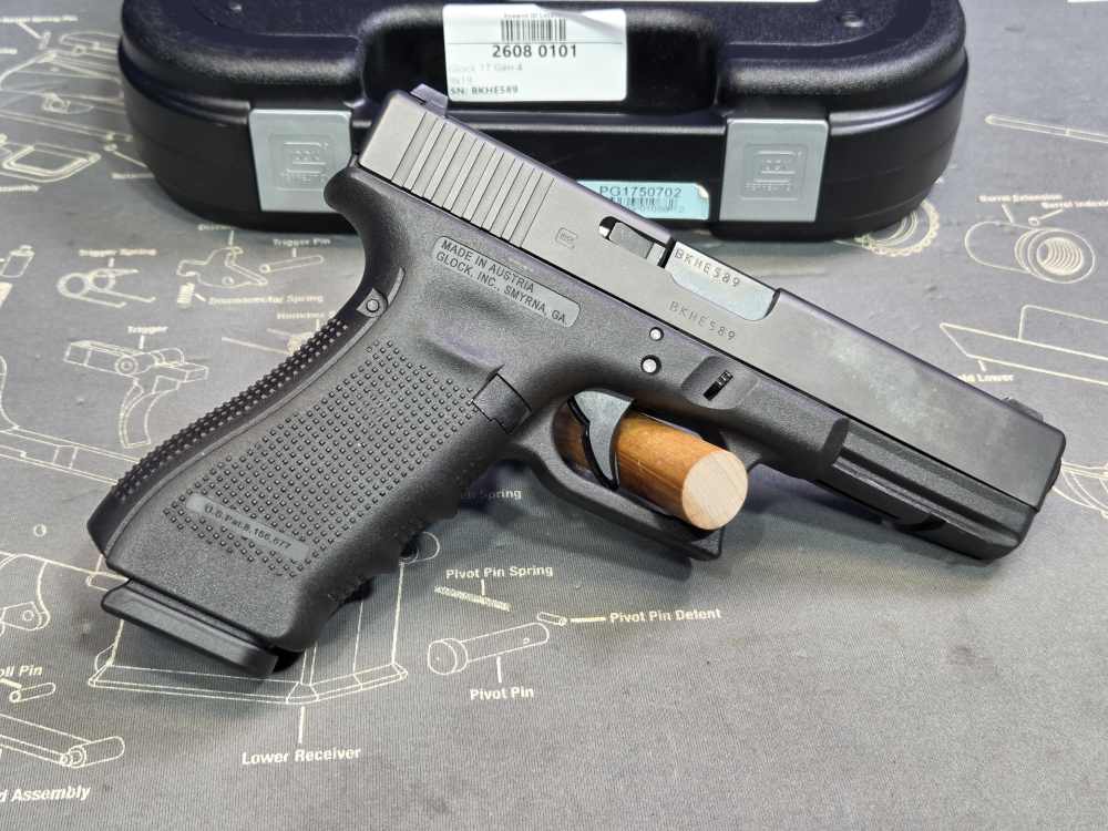 Blue Label Glock 17 Gen 4 9mm Semi-Automatic Pistol 17 Round-img-0