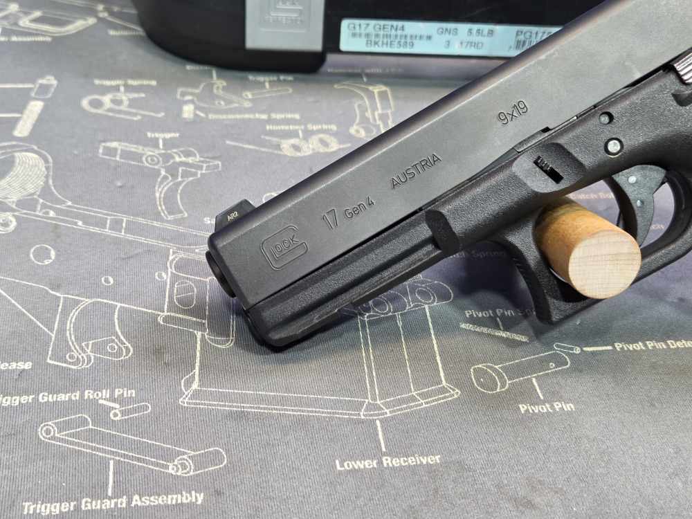Blue Label Glock 17 Gen 4 9mm Semi-Automatic Pistol 17 Round-img-7