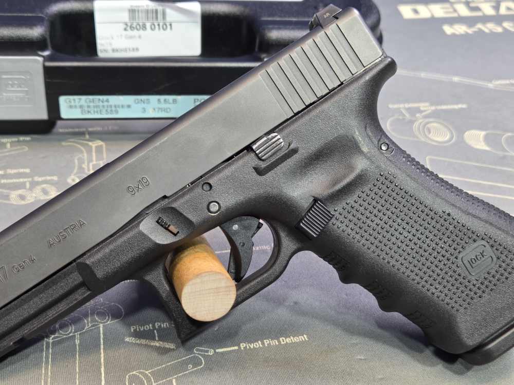 Blue Label Glock 17 Gen 4 9mm Semi-Automatic Pistol 17 Round-img-8