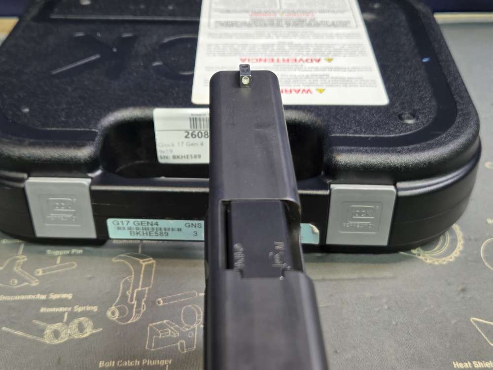 Blue Label Glock 17 Gen 4 9mm Semi-Automatic Pistol 17 Round-img-12