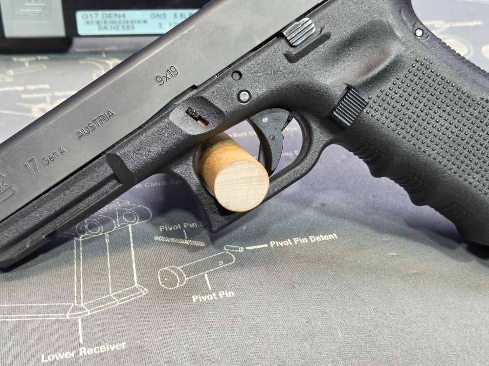 Blue Label Glock 17 Gen 4 9mm Semi-Automatic Pistol 17 Round-img-10