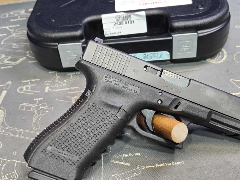 Blue Label Glock 17 Gen 4 9mm Semi-Automatic Pistol 17 Round-img-2