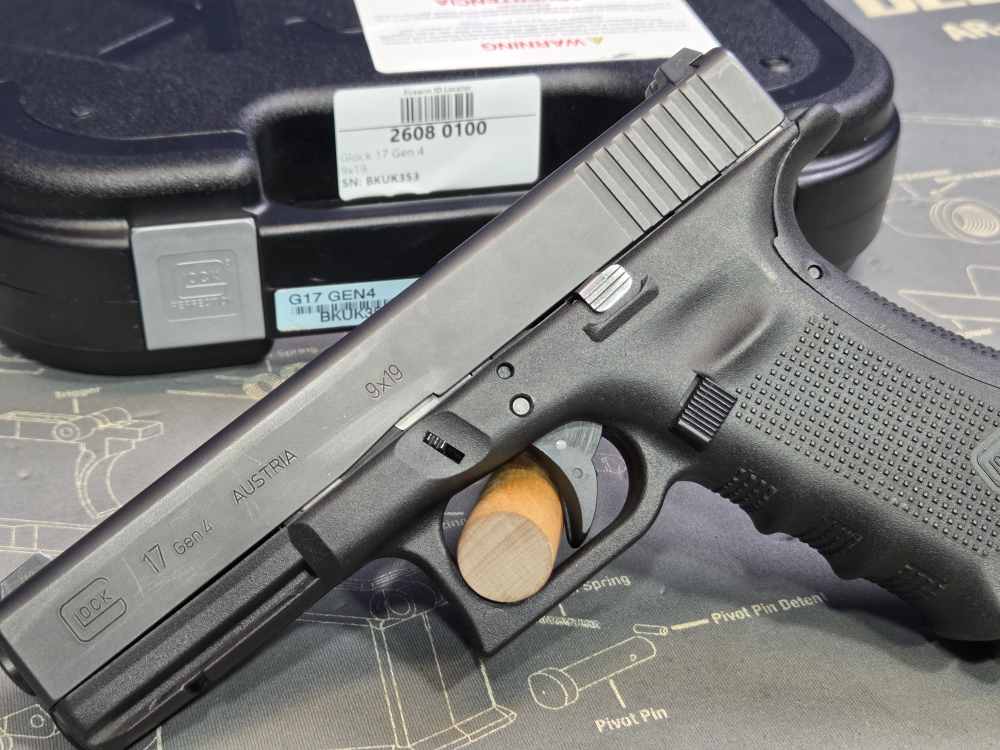 Blue Label Glock 17 Gen 4 9mm Semi-Automatic Pistol 17 Round-img-2