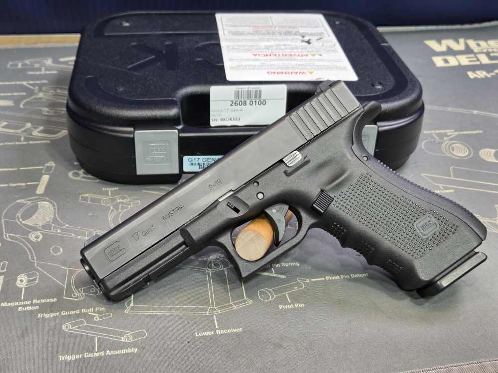 Blue Label Glock 17 Gen 4 9mm Semi-Automatic Pistol 17 Round-img-0