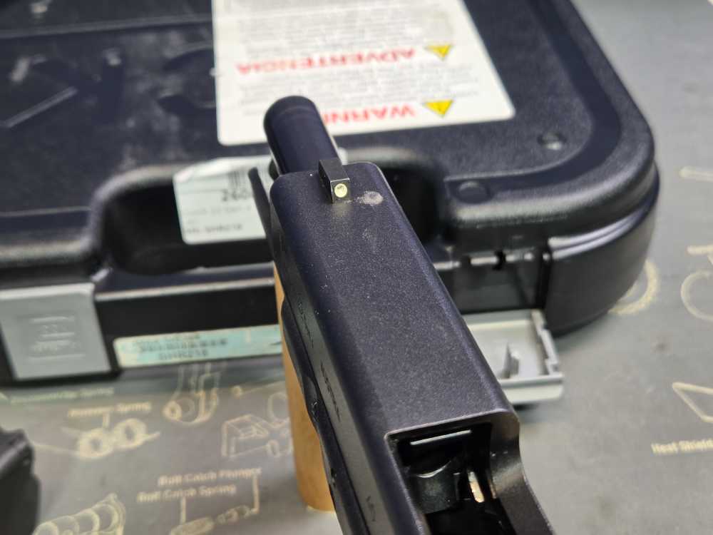 Blue Label Glock 22 Gen 4 .40 S&W Semi-Automatic Pistol 15 Round-img-10