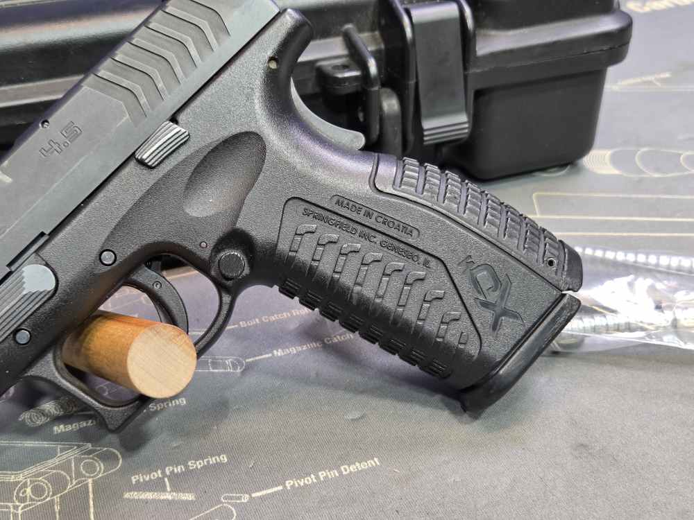 Springfield XDm-40 4.5 .40 S&W Semi-Auto Pistol LE Trade-In-img-3