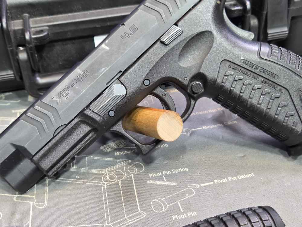 Springfield XDm-40 4.5 .40 S&W Semi-Auto Pistol LE Trade-In-img-4