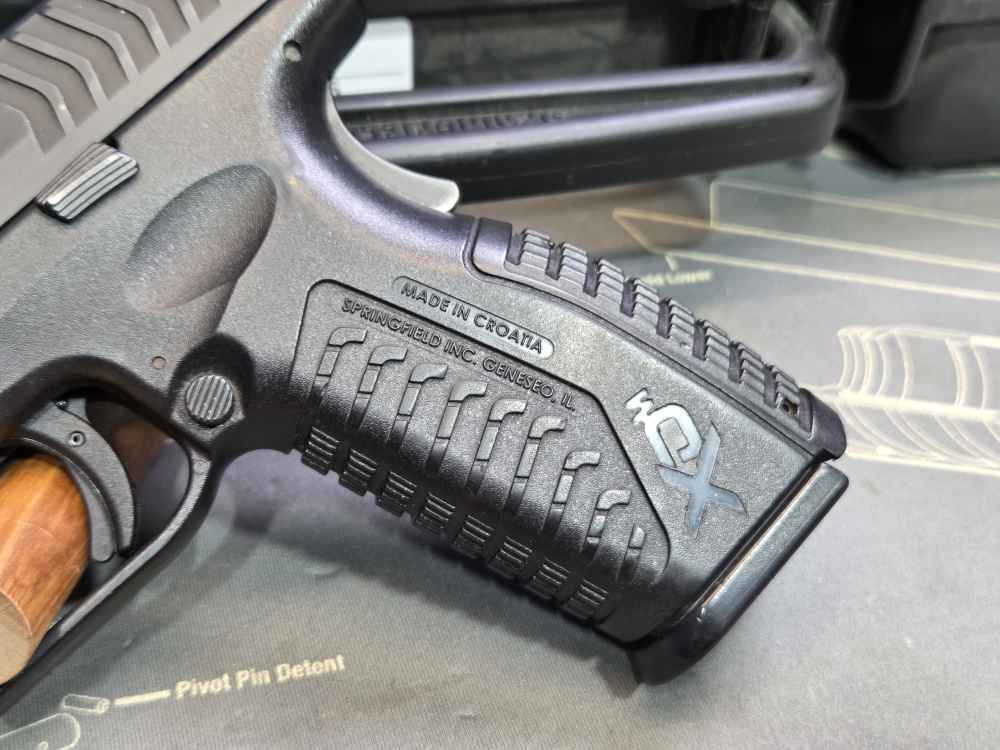 Springfield XDm-40 4.5 .40 S&W Semi-Auto Pistol LE Trade-In-img-3